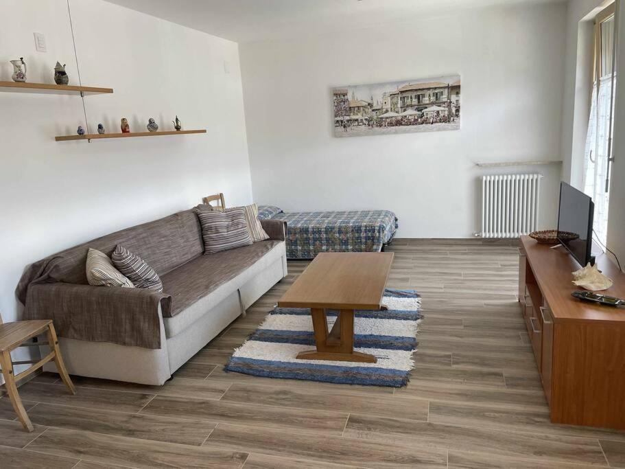 Casa Del Tempo Rosa Tassullo Ospitar Apartment Ngoại thất bức ảnh